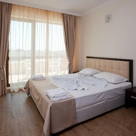 Hotel Saint George Palace 3*