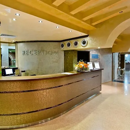 Hotel Saint George Palace 3*
